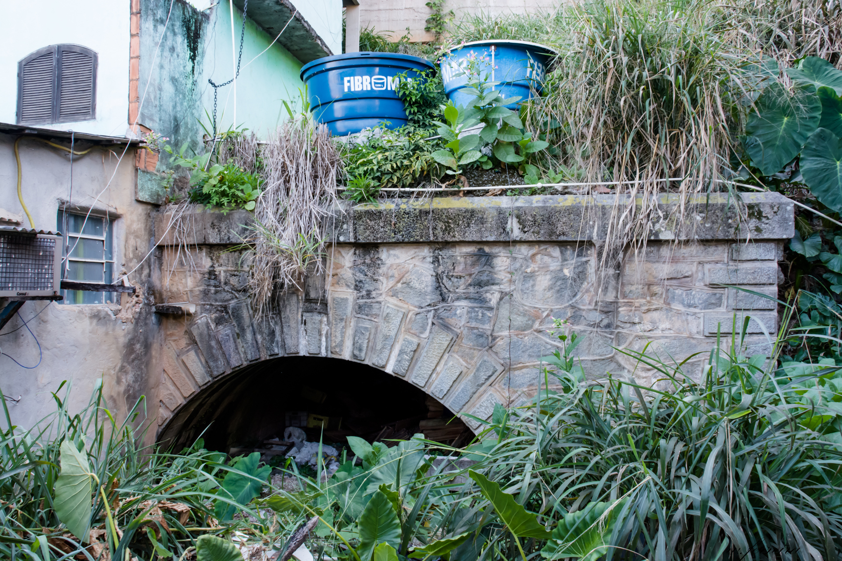 Um túnel inacabado na Barra da Tijuca seria ferroviário? Um túnel inacabado na Barra da Tijuca seria ferroviário?