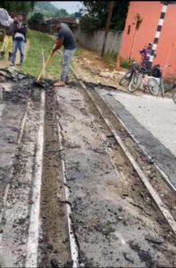 Nota: Prefeitura de Magé asfalta trilhos operacionais Nota: Prefeitura de Magé asfalta trilhos operacionais