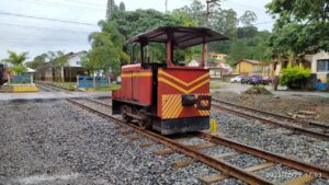Locomotiva manobreira da AFPF de volta à Miguel Pereira Locomotiva manobreira da AFPF de volta à Miguel Pereira