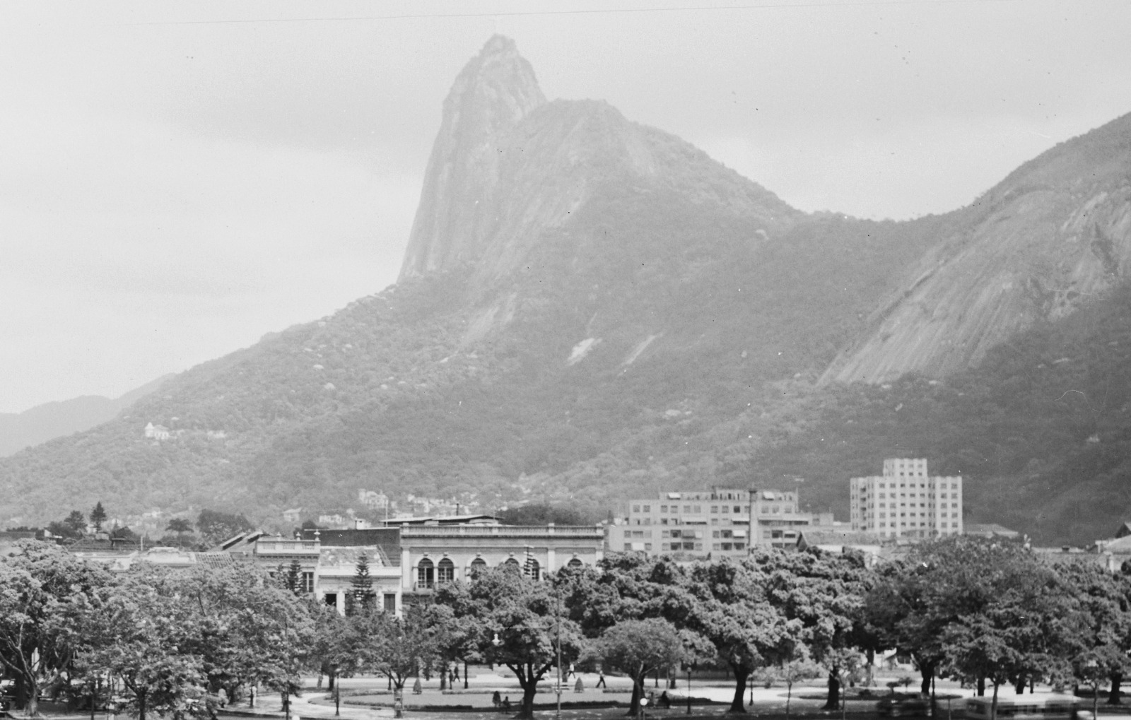 AF Trilhos do Rio contribui com informações para o APERJ
