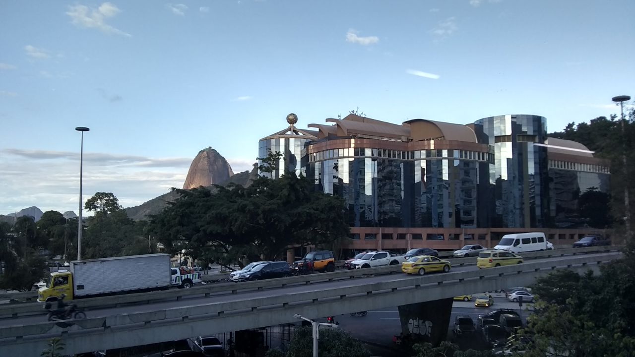 AF Trilhos do Rio contribui com informações para o APERJ