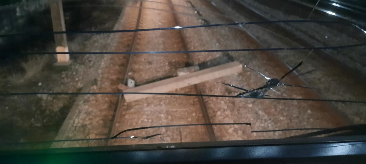 Bandidos rendem maquinista e assaltam passageiros na noite de sexta (02/06)