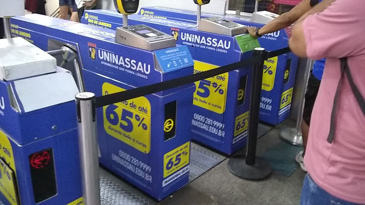 Quinta-feira de caos nos trilhos do Rio de Janeiro Quinta-feira de caos nos trilhos do Rio de Janeiro