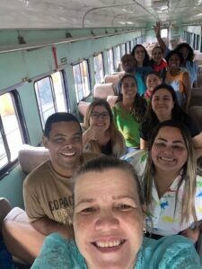 Alunos da FAETEC visitam oficina do projeto turístico Rio-Minas da Amigos do Trem