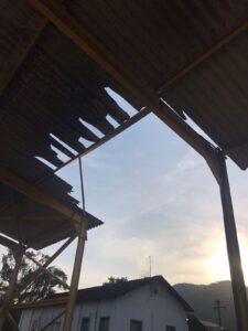 Tempestade danifica telhado da estação de Guapimirim