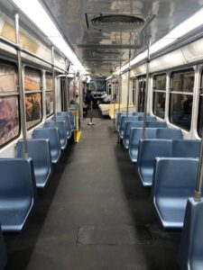 Antigo carro do "Pré-Metrô" é preservado na Cidade Nova