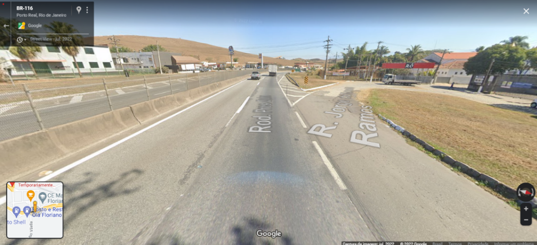 Estrada com carros Descrição gerada automaticamente