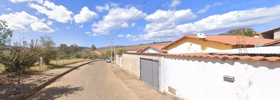 Estrada de terra Descrição gerada automaticamente com confiança média