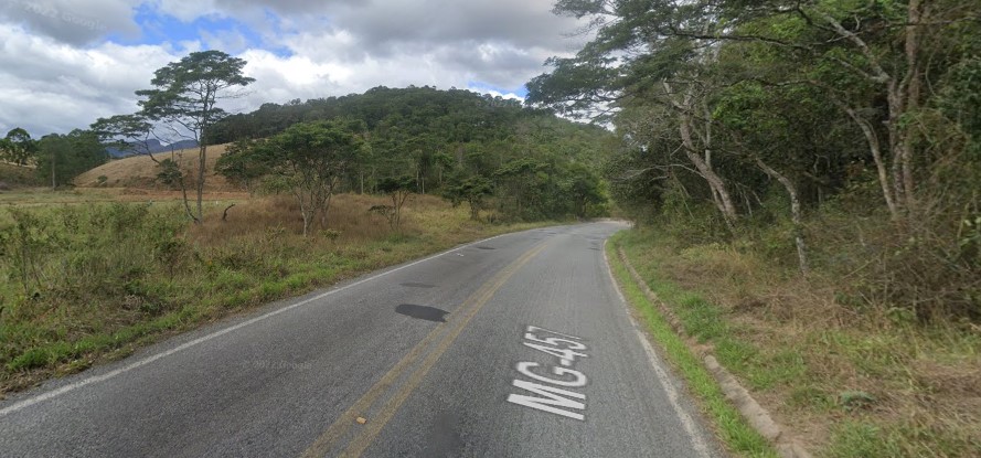 Estrada de terra Descrição gerada automaticamente