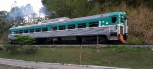 Litorina que encontra-se parada em Miguel Pereira