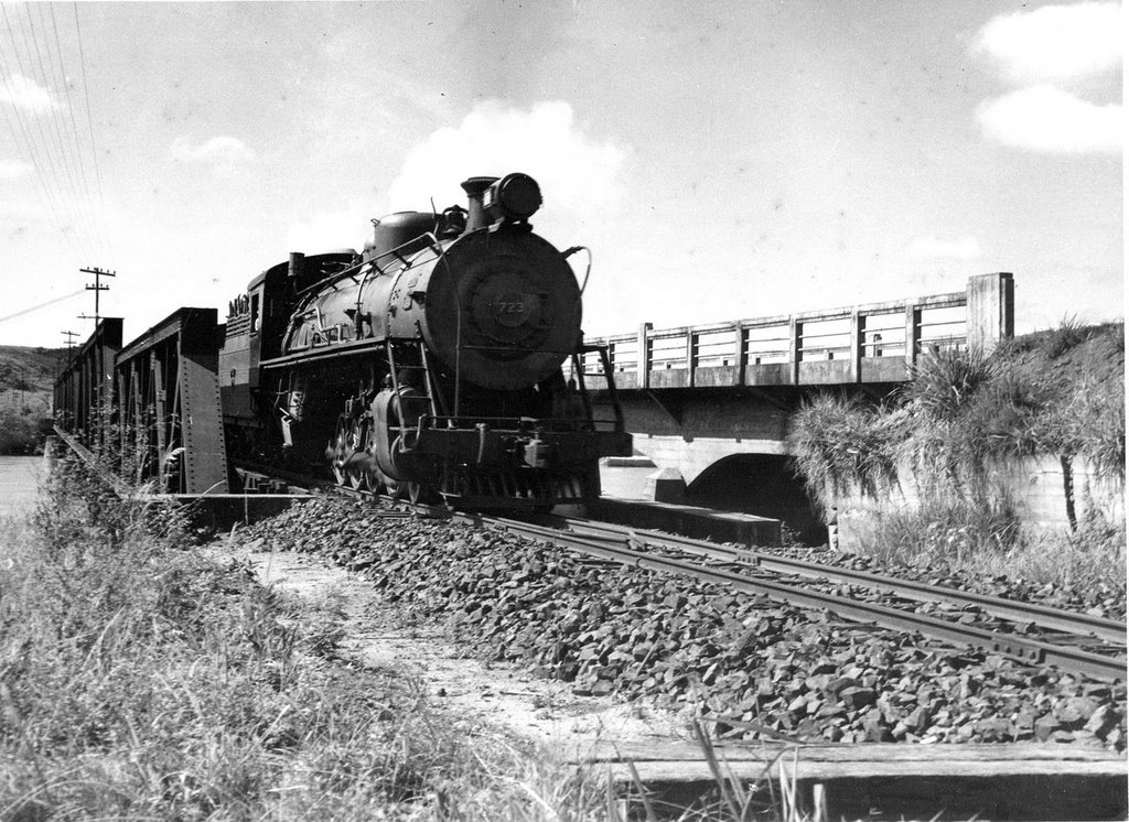 https://www.trilhosdorio.com.br/aftr_wp/wp-content/uploads/2023/09/TREM-Locomotiva723noParanapanema1.jpg