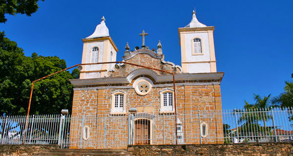 Igreja | Carrancas.com.br