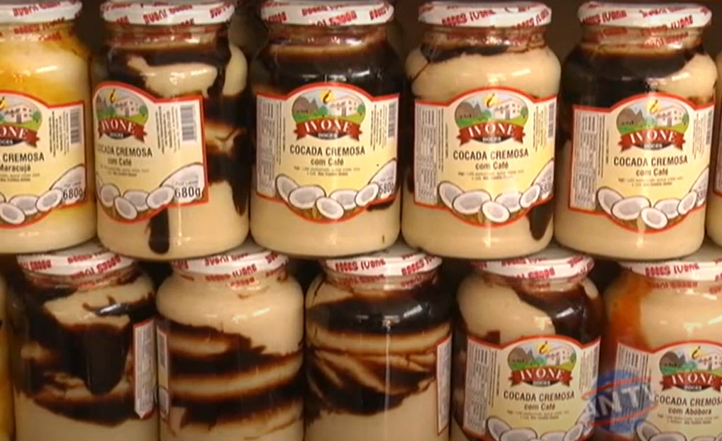 Lata de loja Descrição gerada automaticamente com confiança média