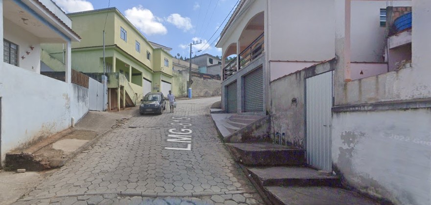 Uma imagem contendo edifício, ao ar livre, casa, pequeno Descrição gerada automaticamente