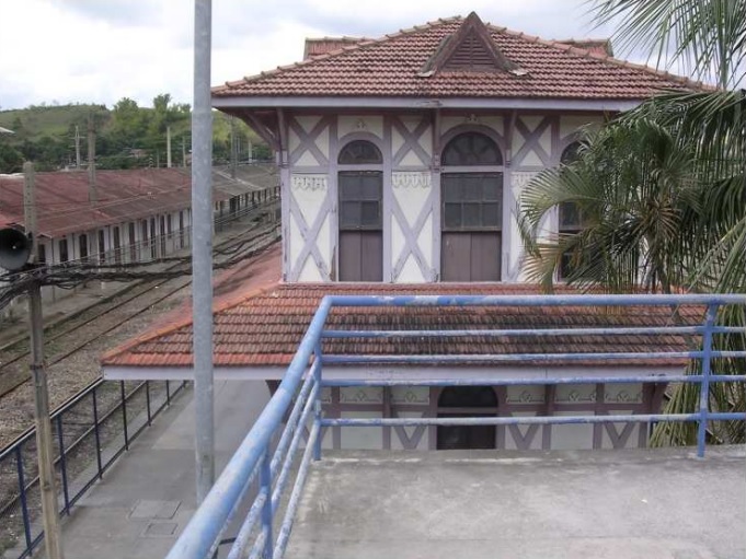 Fotos de Ana Lucia Vieira dos Santos em 2006 (via INEPAC), antes de alcançar um estado crítico de conservação