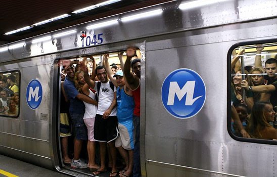 metro lotado no rio1