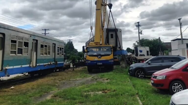 Supervia retira material rodante em Guapimirim