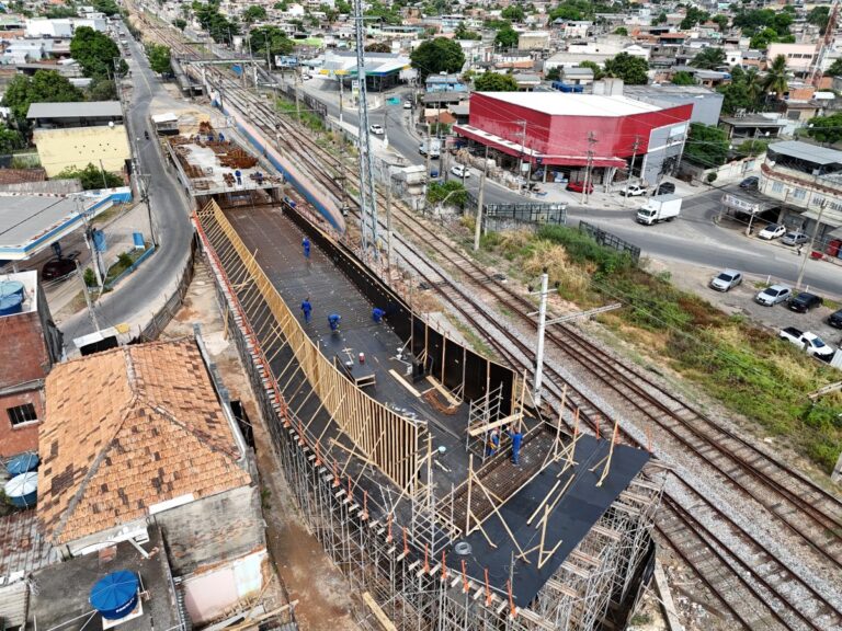 Obras de viaduto devem alterar passarela sobre a ferrovia em Comendador Soares