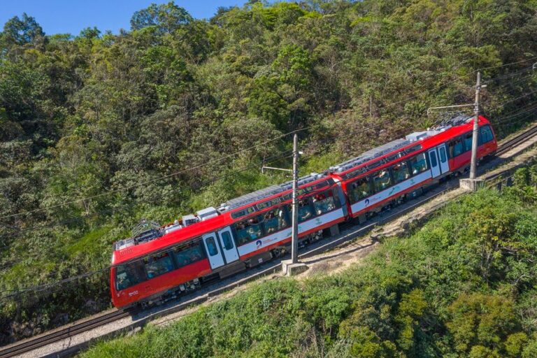 Trem do Corcovado recebe certificação de energia limpa e reforça perfil sustentável