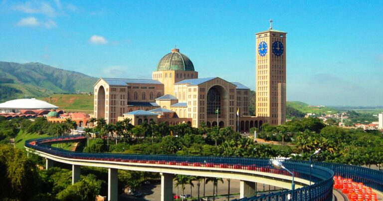 https://www.trilhosdorio.com.br/aftr_wp/wp-content/uploads/2024/05/hotel-aparecida-norte-capa1.jpg