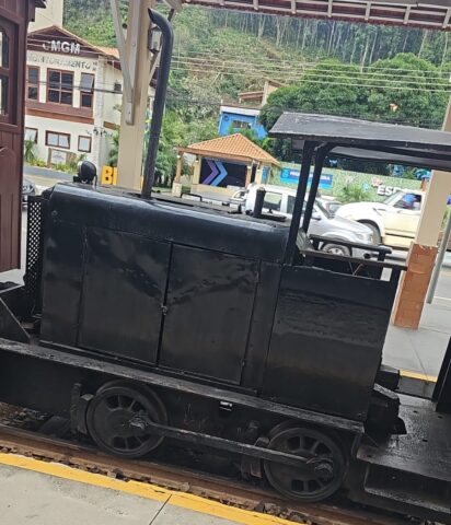 Ferrovia vira caso de polícia em Miguel Pereira