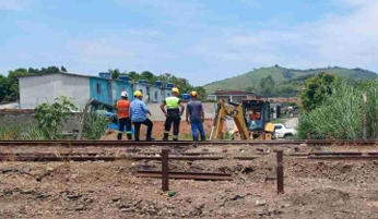 Após acidente, Passagem em Nível clandestina é bloqueada em Suruí