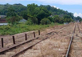 Após acidente, Passagem em Nível clandestina é bloqueada em Suruí Após acidente, Passagem em Nível clandestina é bloqueada em Suruí