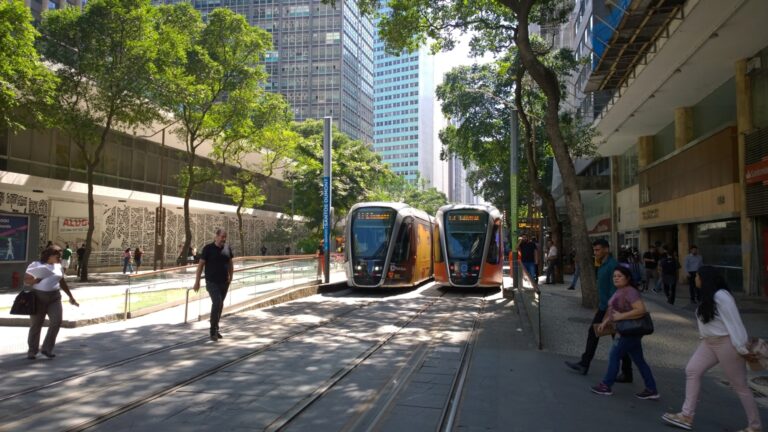 Substituição de BRTs pode ser possível com novo PAC, porém iniciativa reacende dúvidas entre VLT e Metrô