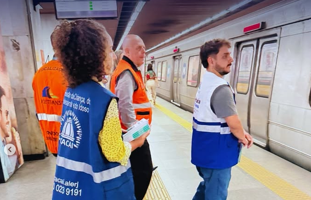 Agetransp realiza fiscalização e ação de conscientização na Estação Carioca do MetrôRio
