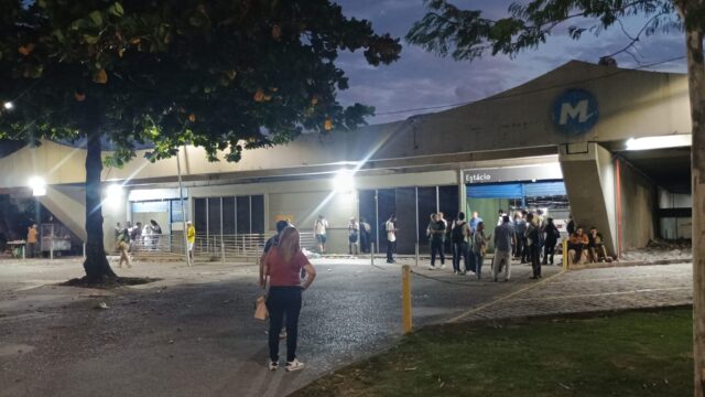 Forte ventania provoca instabilidade de energia e prejudica transportes sobre trilhos na tarde desta quarta, 29 Forte ventania provoca instabilidade de energia e prejudica transportes sobre trilhos na tarde desta quarta, 29
