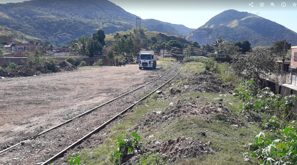 Área conhecida como "bota-fora" em Japeri