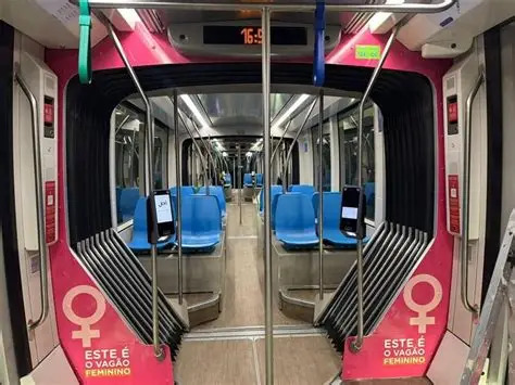 Formação de turma exclusivamente feminina de maquinistas amplia a presença das mulheres na ferrovia Formação de turma exclusivamente feminina de maquinistas amplia a presença das mulheres na ferrovia