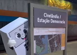 Estação Cinelândia / Democracia