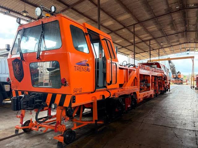 Máquina socadora TrensRJ