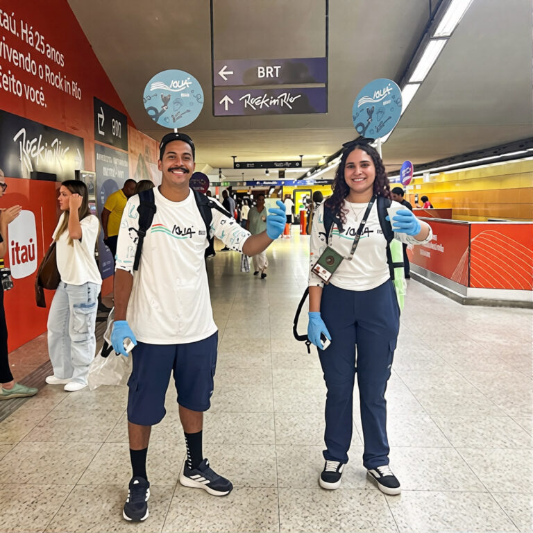 Fornecedores de água na estação Jardim Oceânico