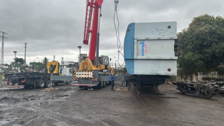 Transporte de material ferroviário da Leopoldina para Deodoro