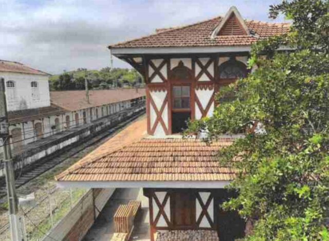 Restauração da estação de Japeri custou R$ 2 milhões à Supervia, e futuro segue indefinido após incêndio de 2020 Restauração da estação de Japeri custou R$ 2 milhões à Supervia, e futuro segue indefinido após incêndio de 2020